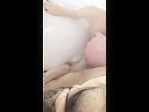 Bestialisches Sexvideo: Die Familie und ihr Hund - Teil 3