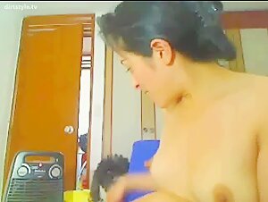 Encuentro bestial con una latina y un perro - Video de sexo zoofilia bestialidad