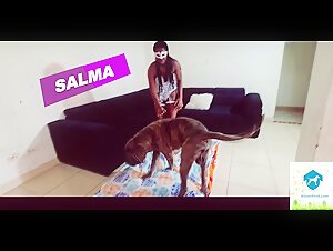 Salma Alison in einer intensiven Zoophilie-Szene