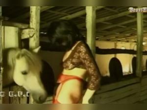 Extreme Zoophilia: Bonnud kynferdisleg opinberun