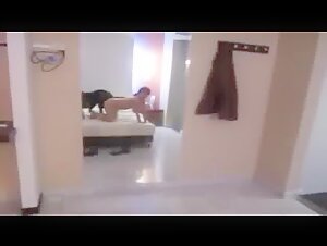 Mujer madura y su perro: un impactante video de bestialidad