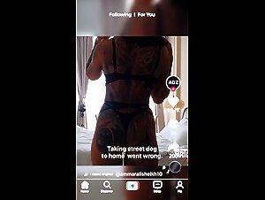 Vidéo de sexe bestialité avec RAVEN et un chien