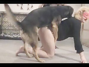 Esclave Calédonienne - Une Expérience de Sexe avec un Chien Inoubliable