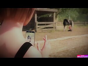 Emily's Diary #11 - Une rencontre bestiale avec un cheval