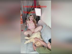 Chinesische Ausschweifung von Jugendlichen mit Hund