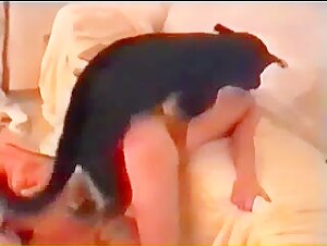 Amateurfrau und ihr Hund - Privatvideo