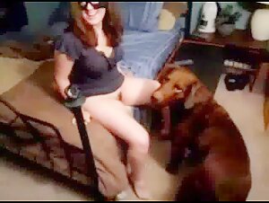 Sexo con un perro: una mujer amateur descubre la bestialidad